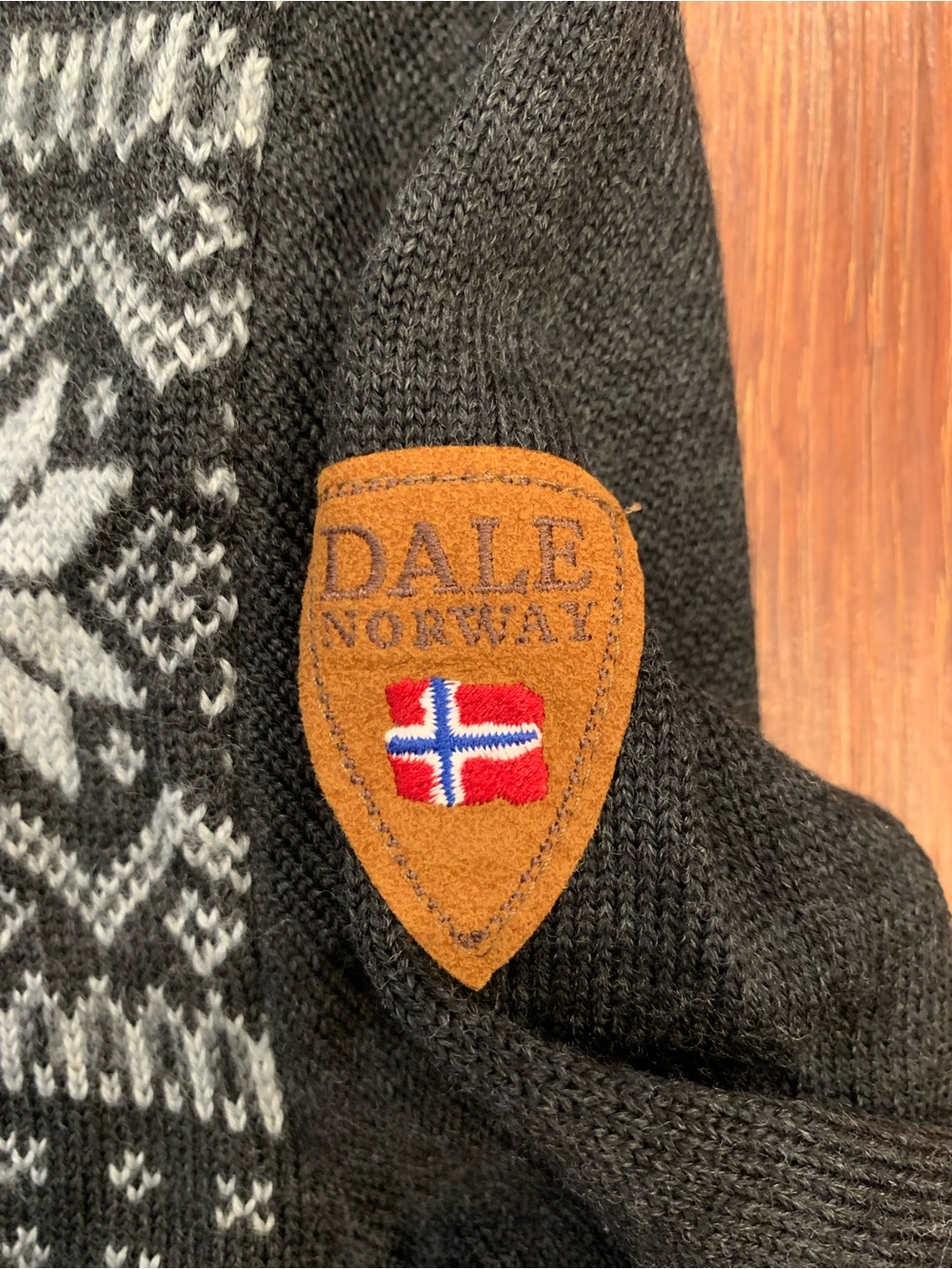 DALE OF NORWAY Men's Merino Wool Sweater Size S Gray Snowflake Skiing *Flawed - Picture 4 of 12